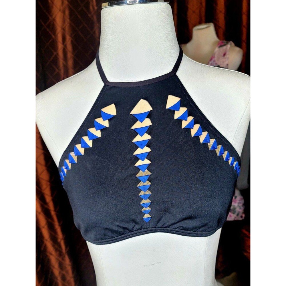Kenneth Cole bikini top, new with out tags, size medium